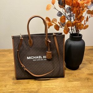Michael Kors Tote w/Strap